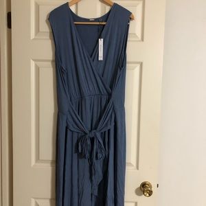 TTahari blue plus size dress new with tags smoke free home.
